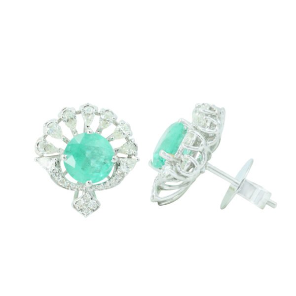 Diamond studs - Navkkar Jewellers