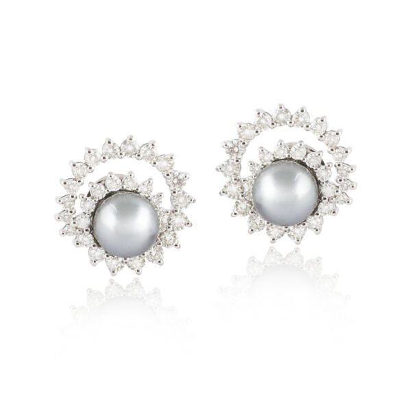 diamond earrings - Navkkar Jewellers