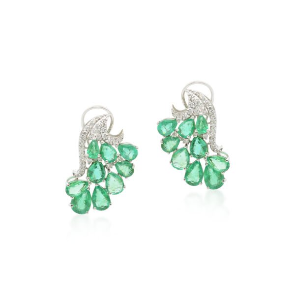 Diamond earrings - Navkkar Jewellers